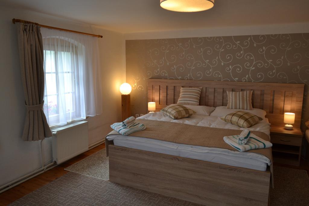 Pension Pod Morskym Okem Karlovice  Buitenkant foto