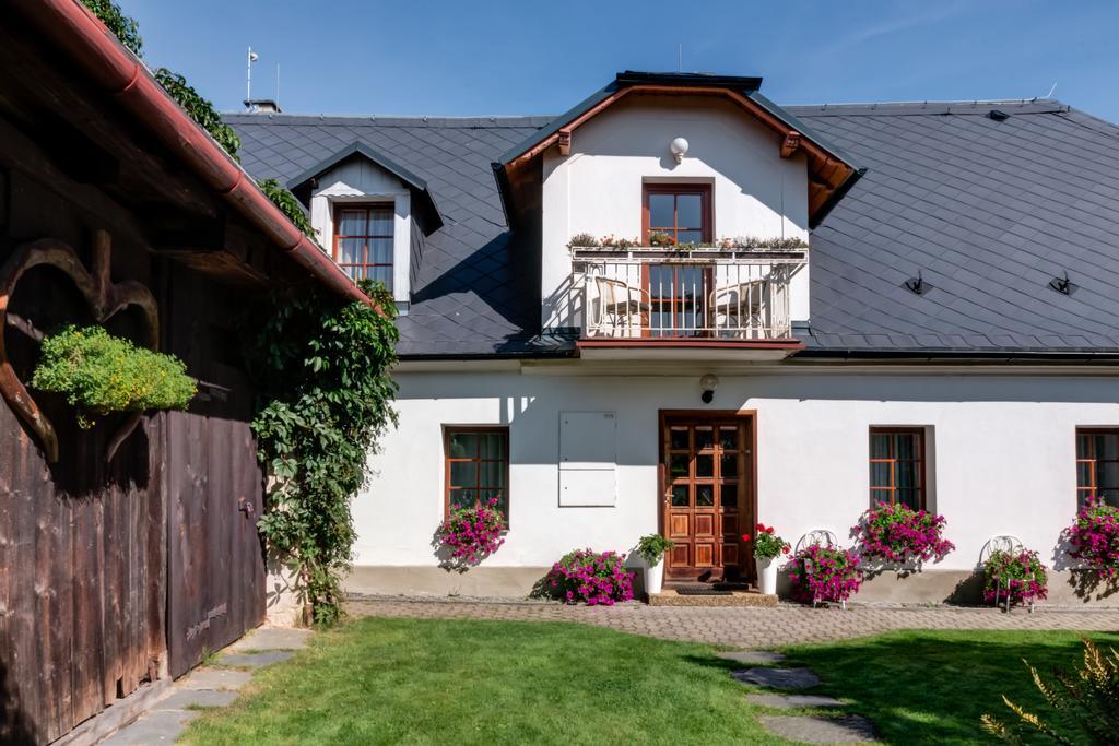 Pension Pod Morskym Okem Karlovice  Buitenkant foto