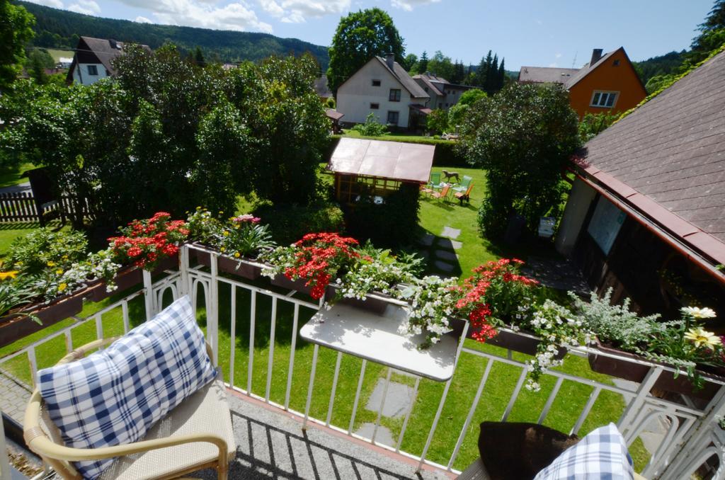 Pension Pod Morskym Okem Karlovice  Buitenkant foto