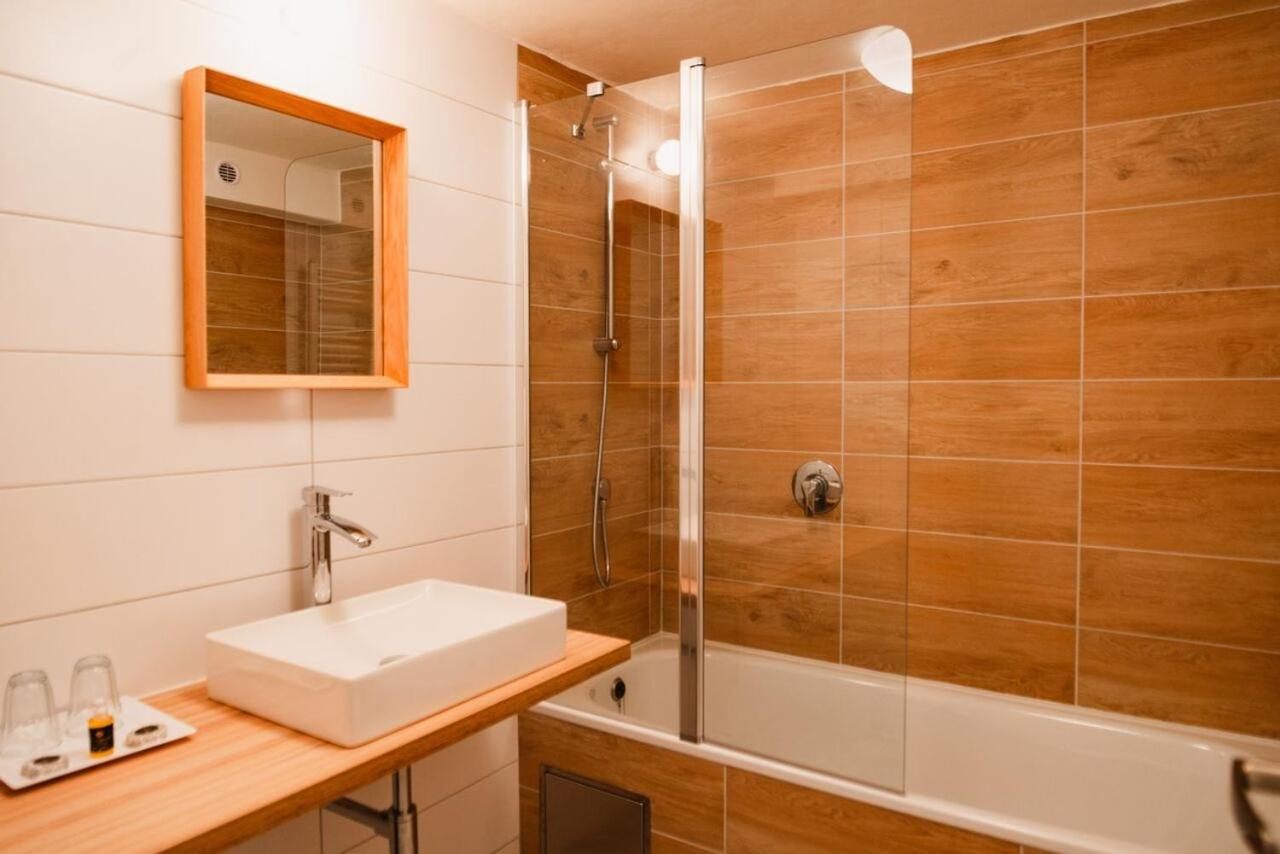 Pension Pod Morskym Okem Karlovice  Buitenkant foto